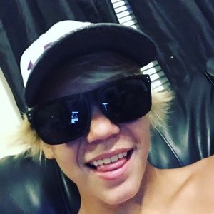 Meet your Posher, Dillon